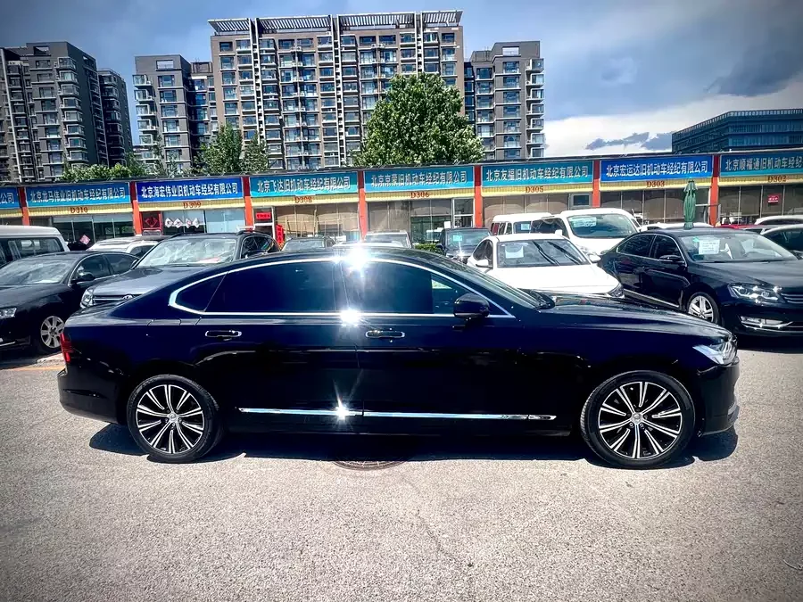 Volvo S90