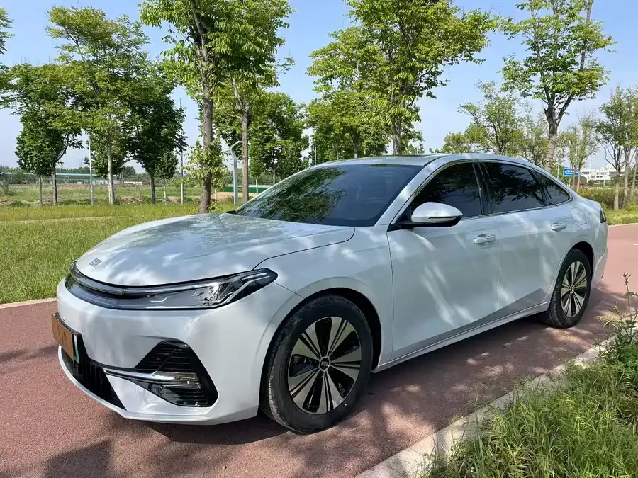 Geely Galaxy A7 EM
