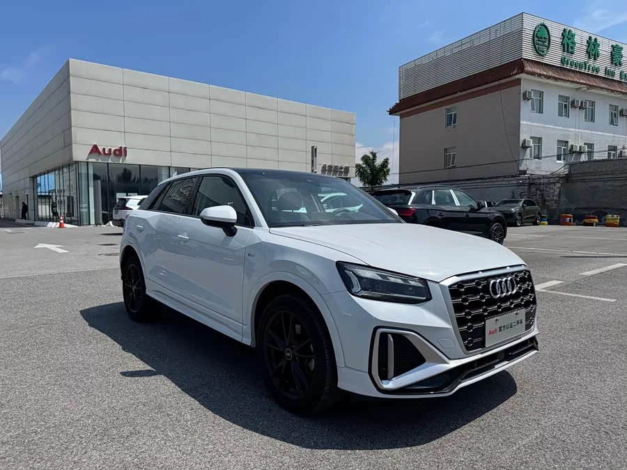 Audi Q2L