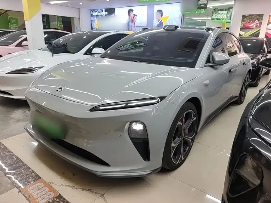 NIO ET5