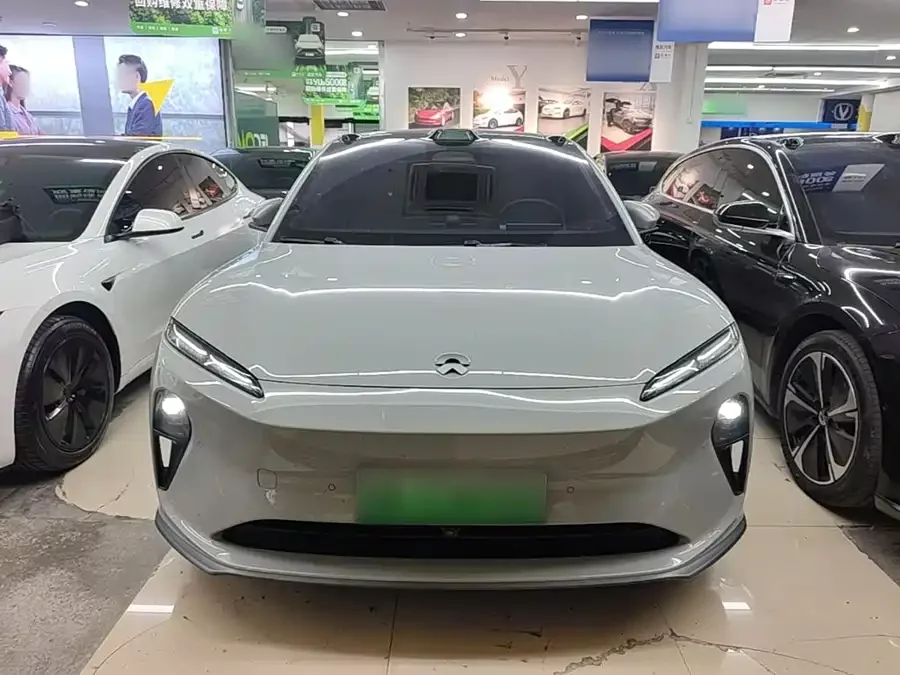 NIO ET5