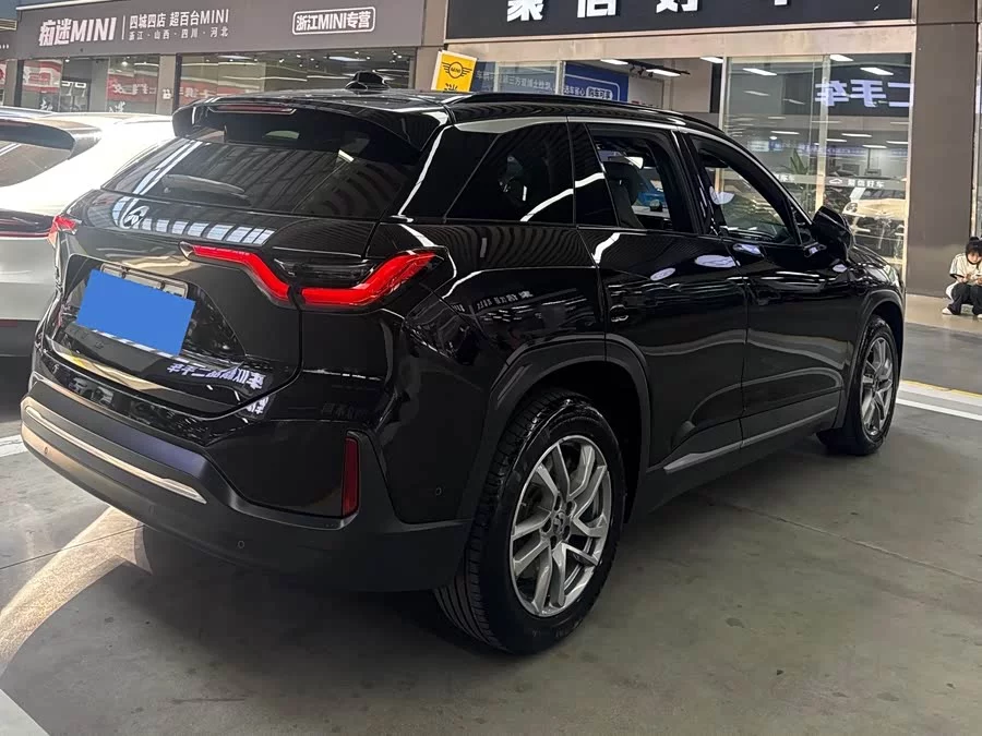 NIO ES6