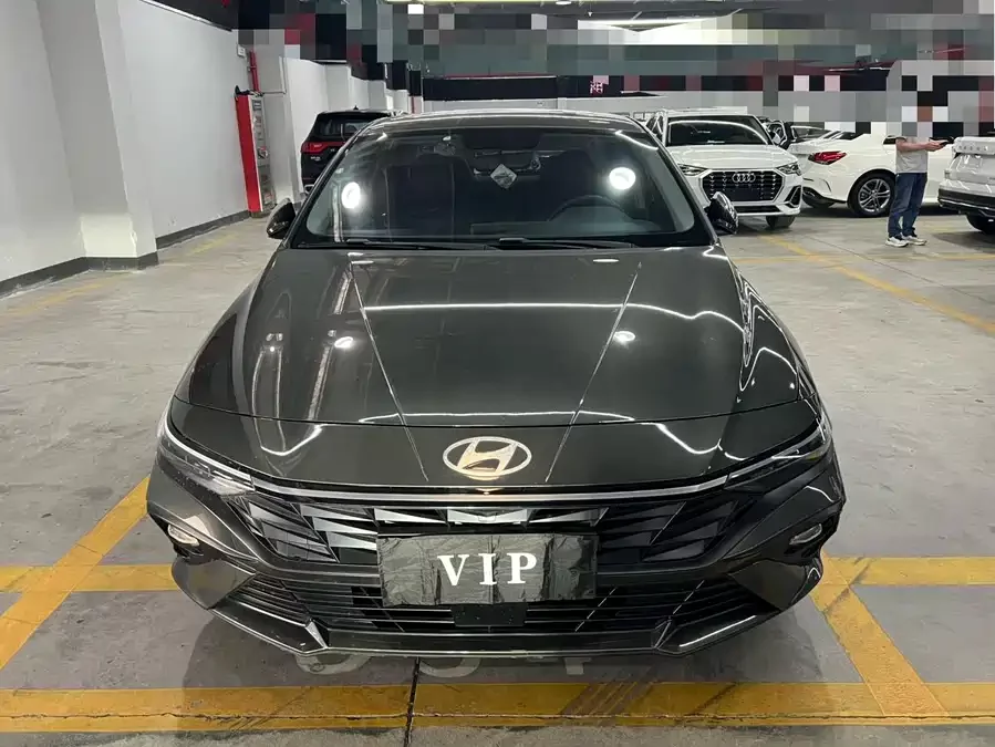 Hyundai Elantra