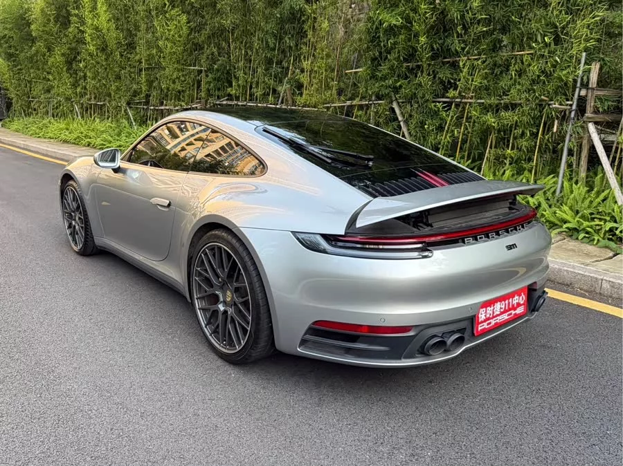 Porsche 911