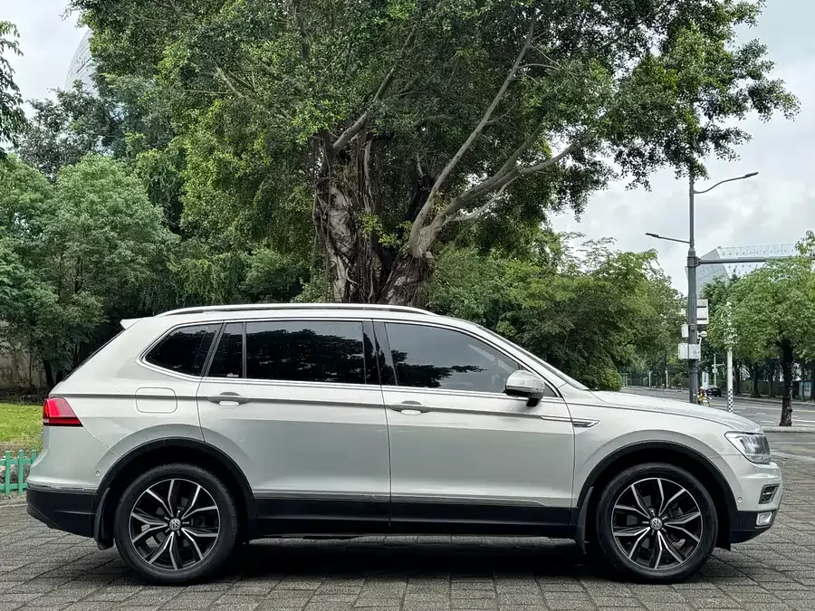 Volkswagen Tiguan L
