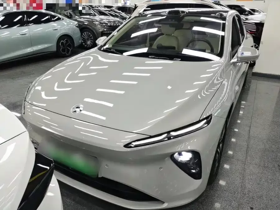 NIO ET7