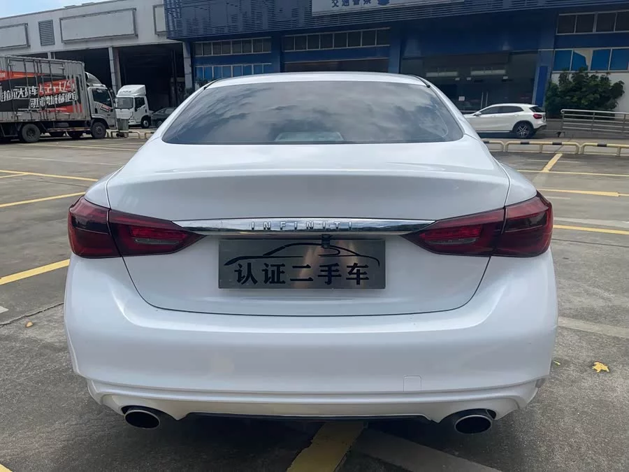 Infiniti Q50L