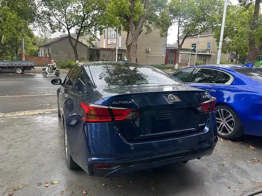 Nissan Teana