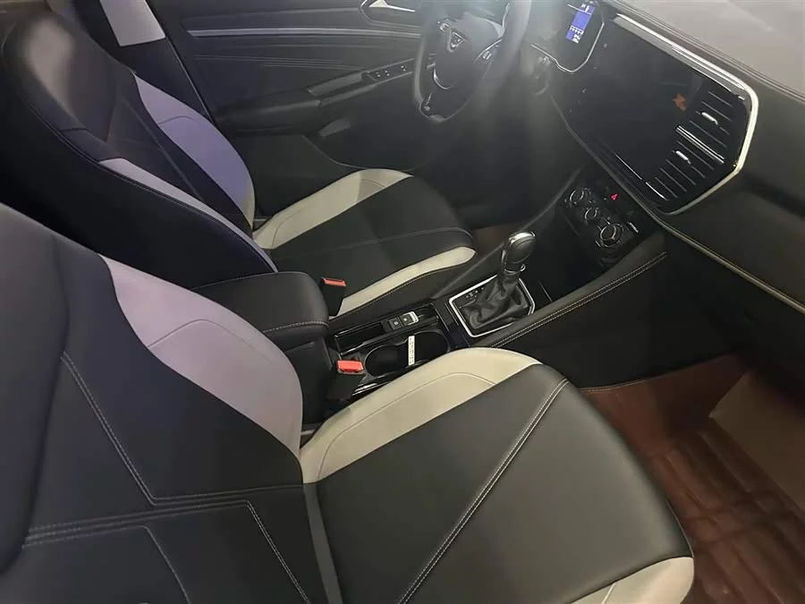 Jetta VS5