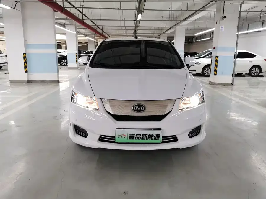 BYD e6