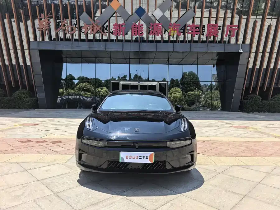 Zeekr 001