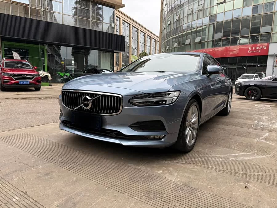 Volvo S90