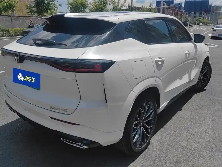 Changan UNI-Z PHEV