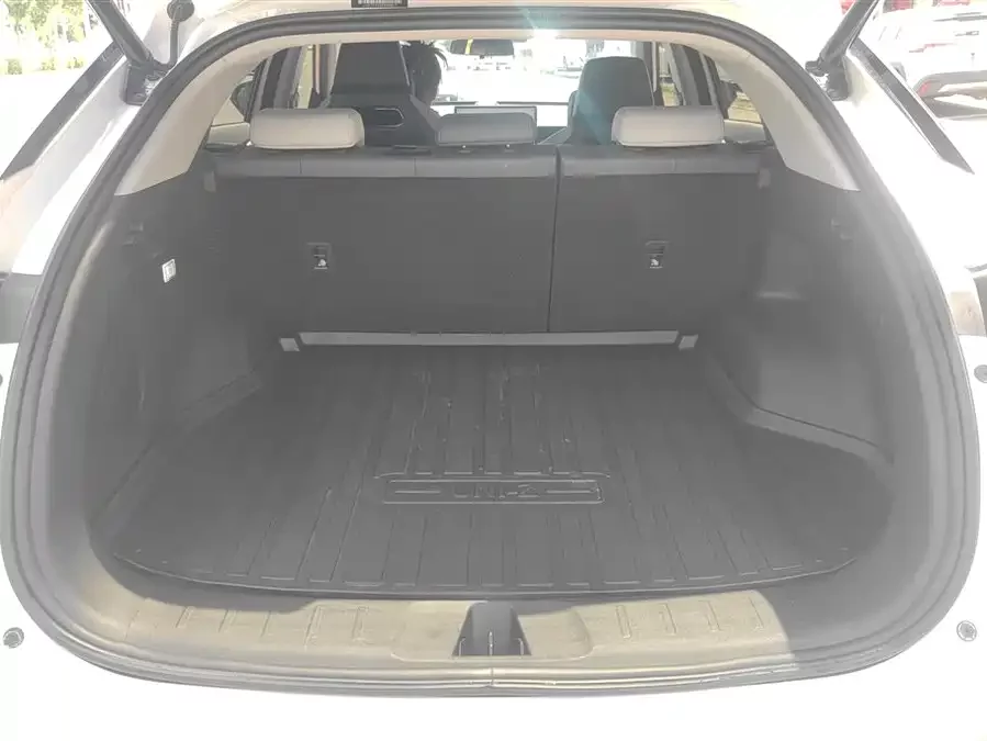Changan UNI-Z PHEV