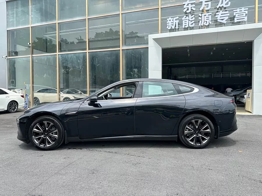Xpeng P7