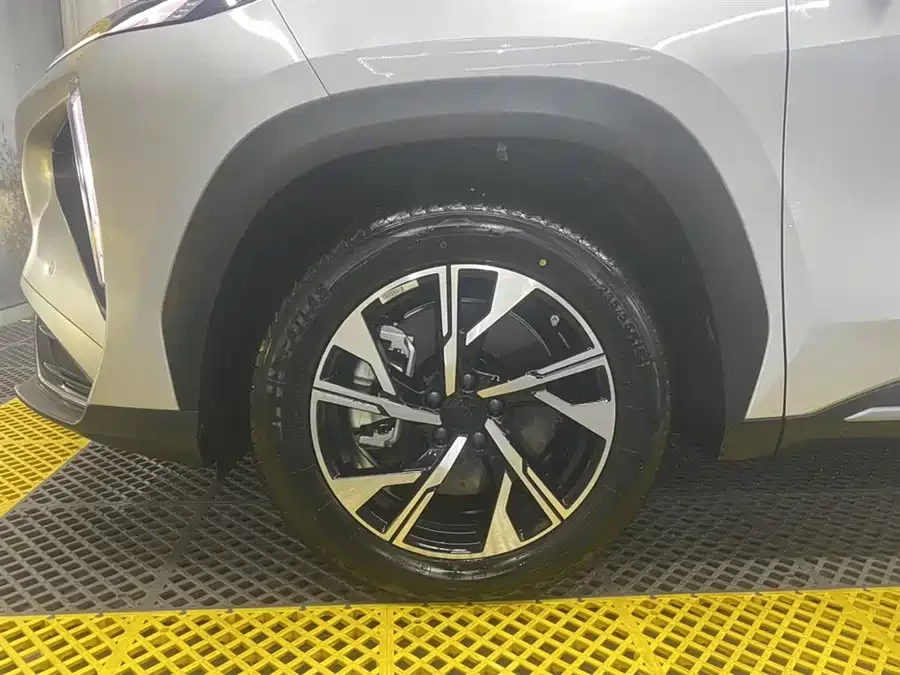 Geely Galaxy L7