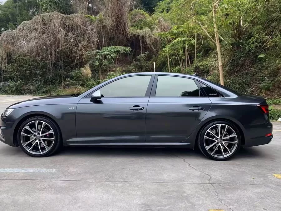 Audi S4
