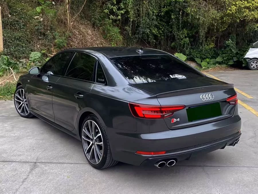 Audi S4