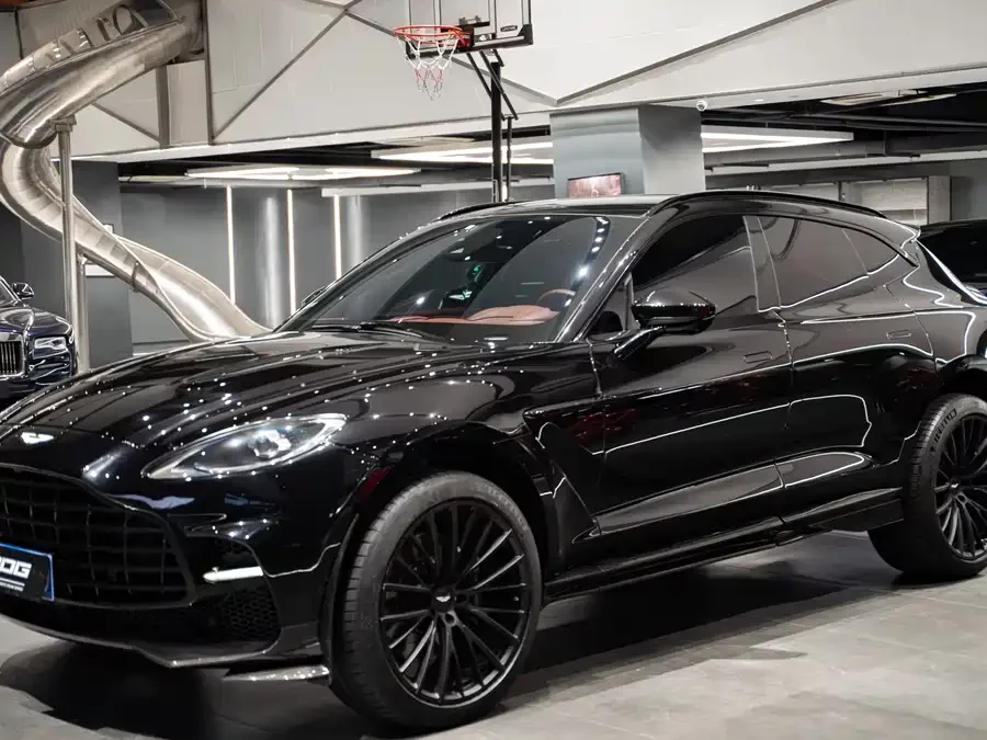 Aston Martin DBX