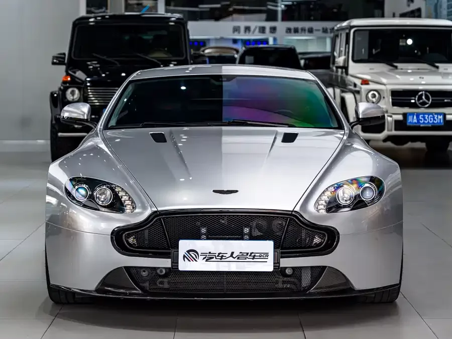 Aston Martin V8 Vantage
