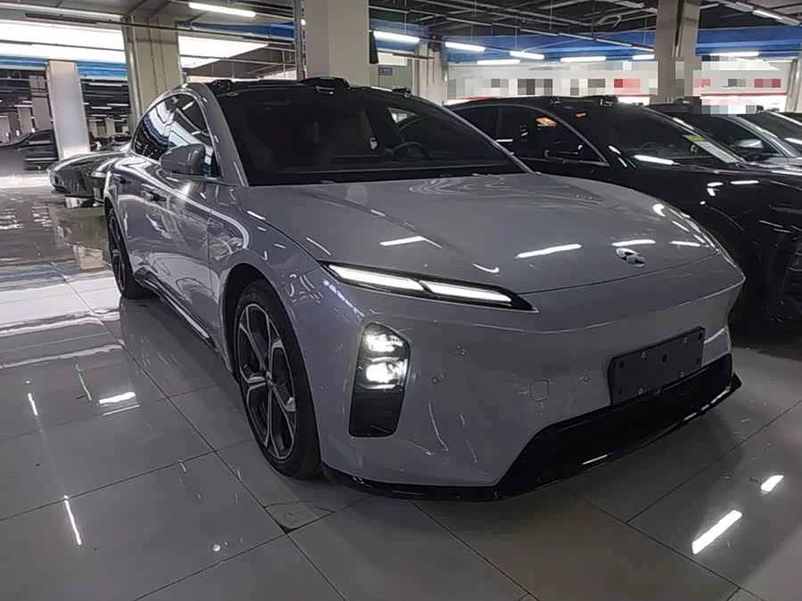 NIO ET5T