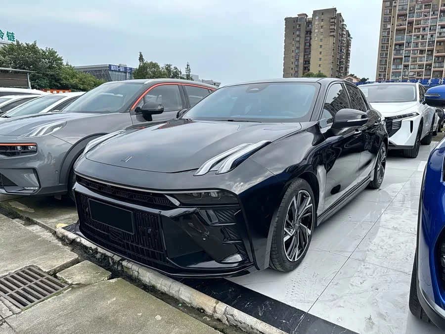 Lynk & Co 03