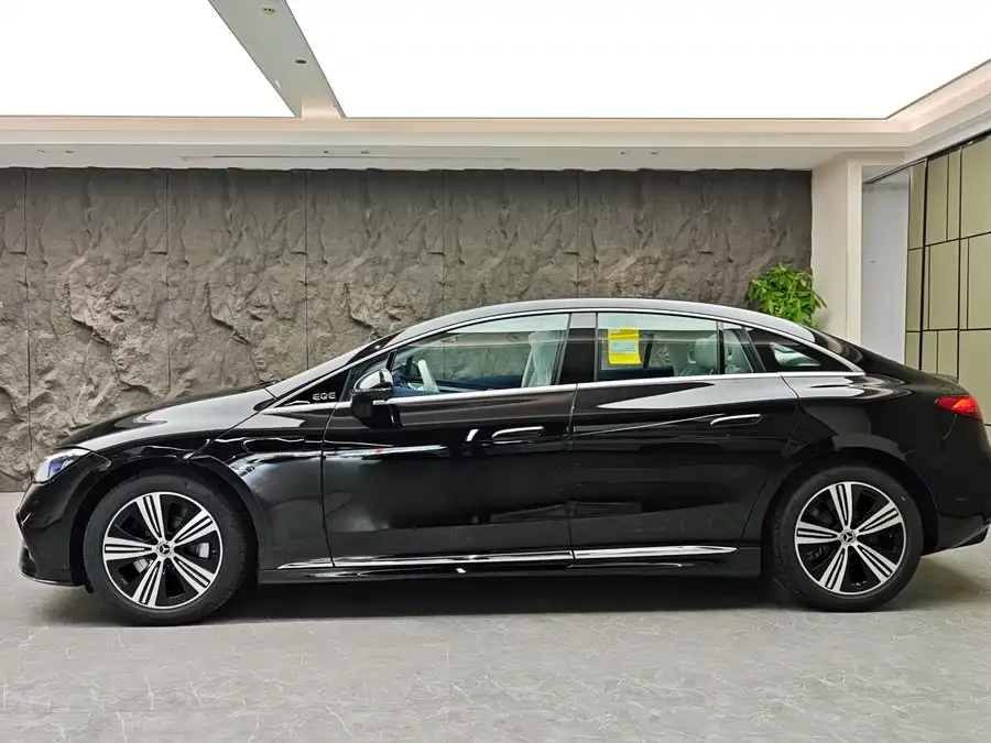 Mercedes Benz EQE