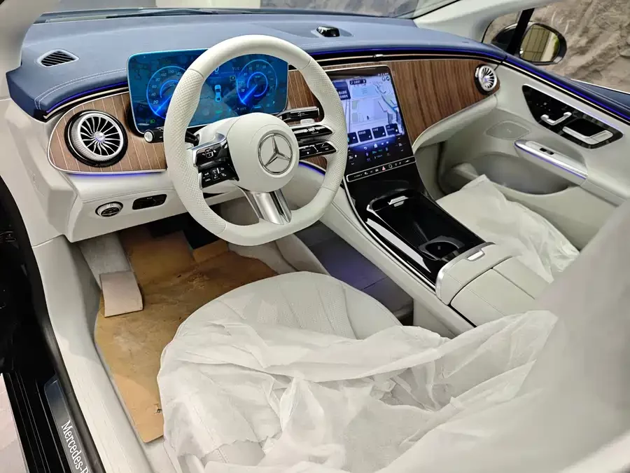 Mercedes Benz EQE