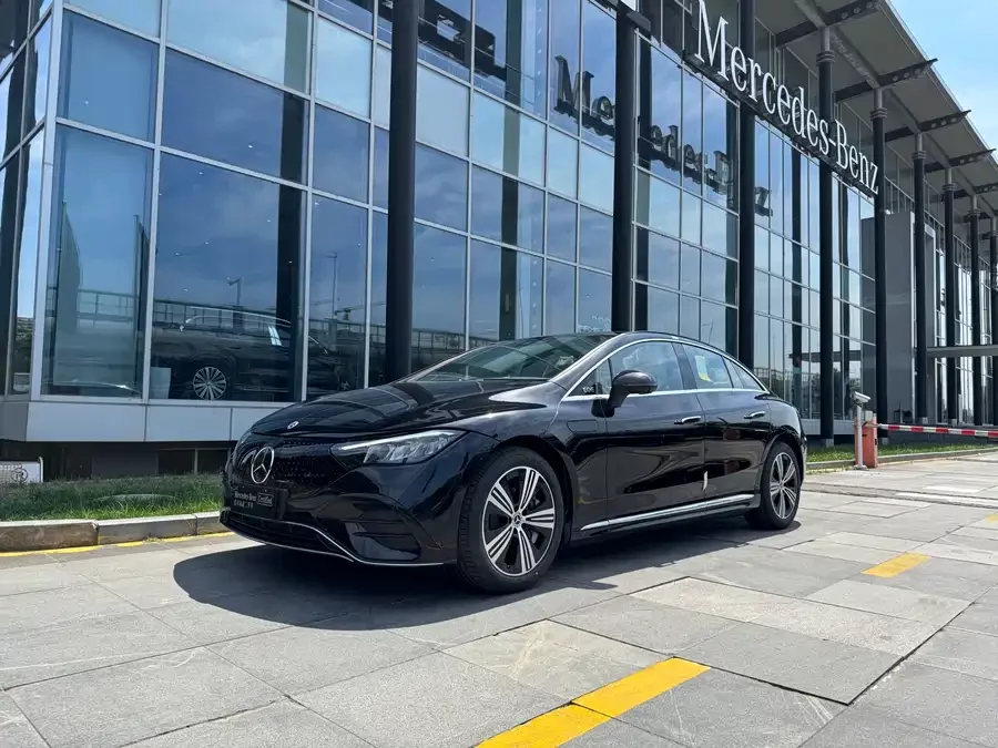 Mercedes Benz EQE