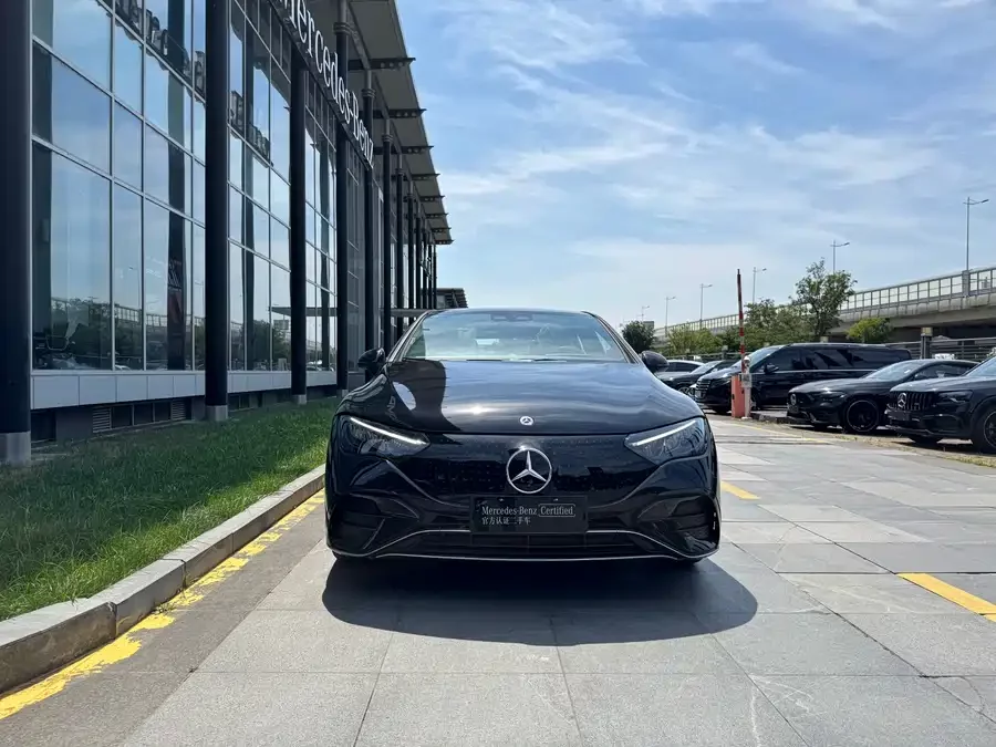 Mercedes Benz EQE