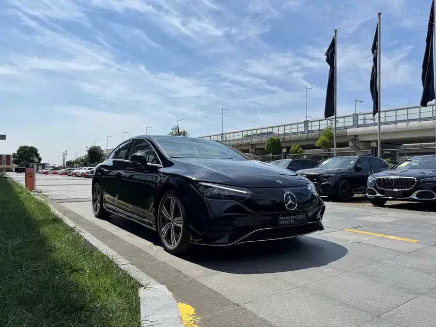 Mercedes Benz EQE