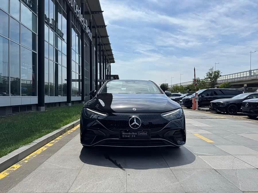 Mercedes Benz EQE