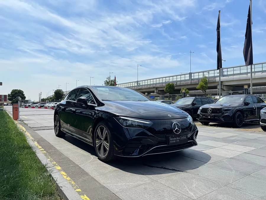Mercedes Benz EQE