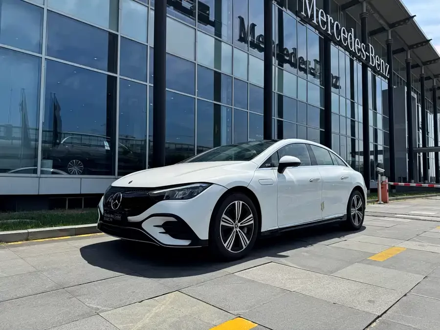 Mercedes Benz EQE
