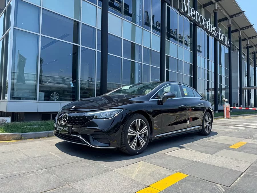 Mercedes Benz EQE