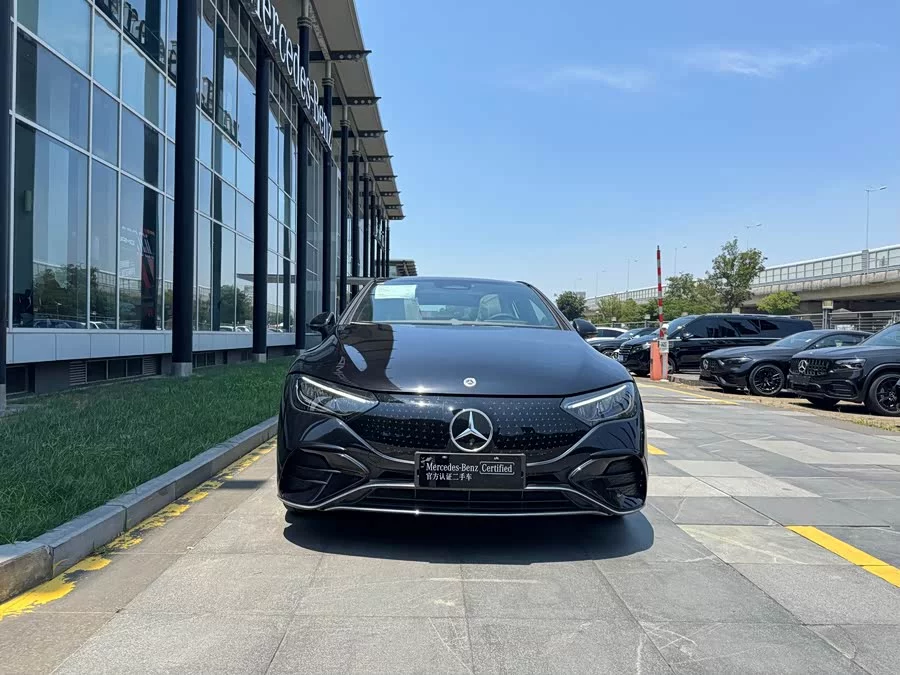 Mercedes Benz EQE