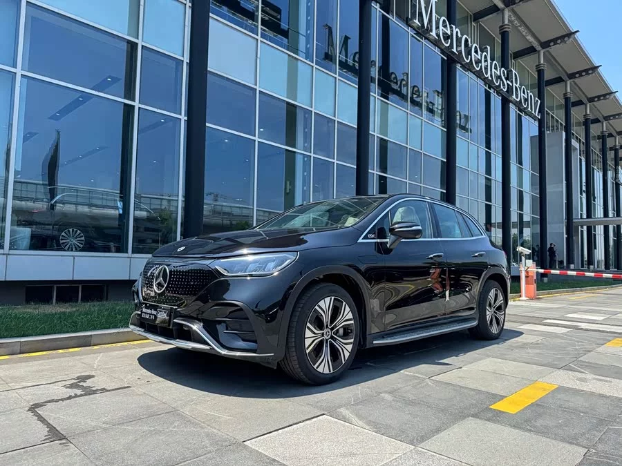 Mercedes Benz EQE SUV
