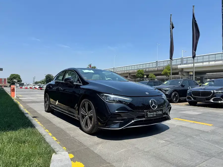 Mercedes Benz EQE