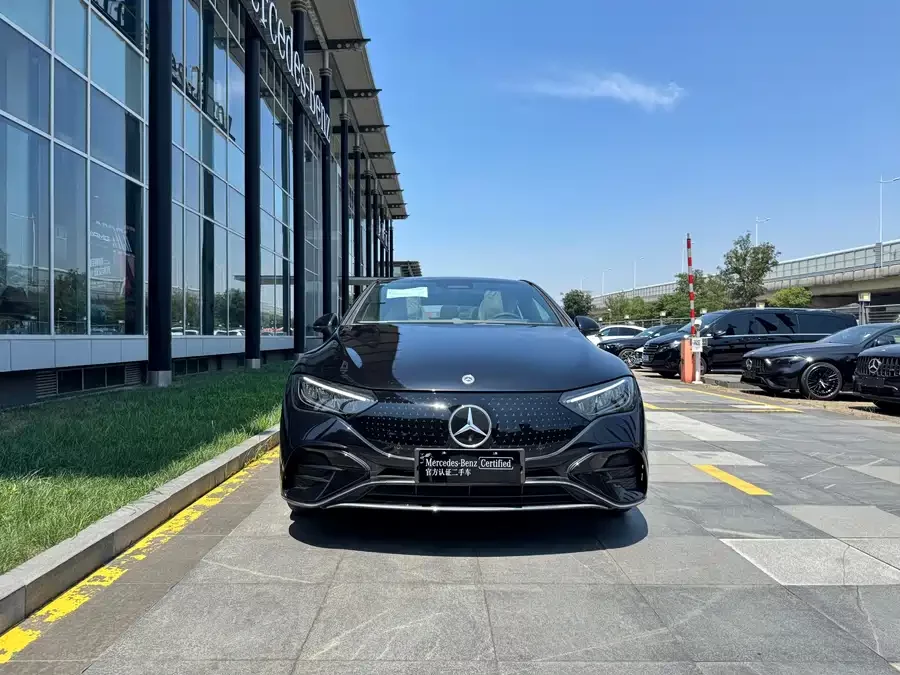 Mercedes Benz EQE