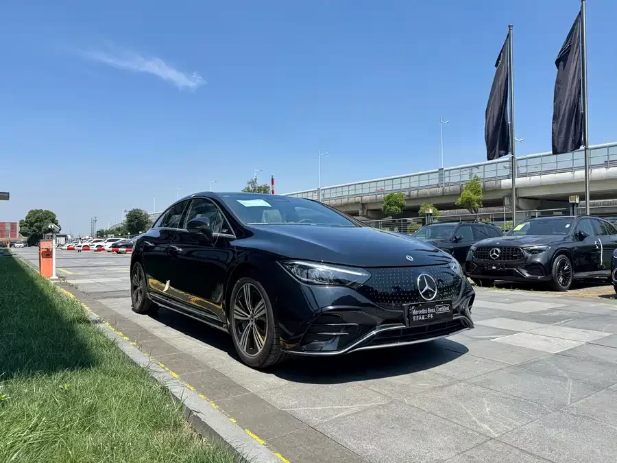 Mercedes Benz EQE