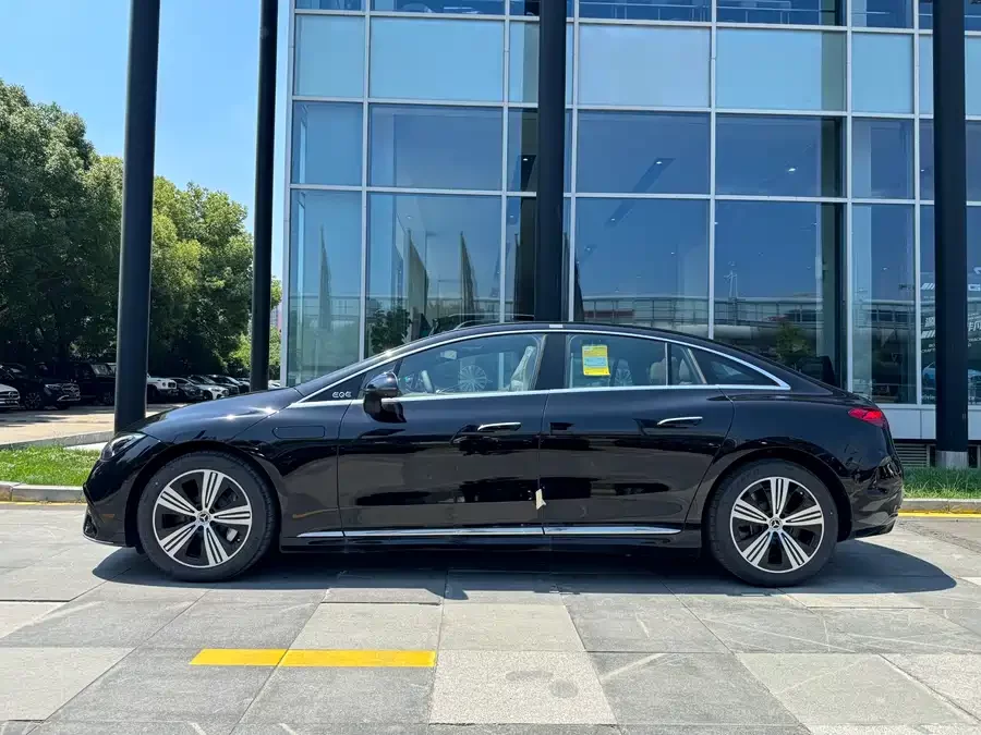 Mercedes Benz EQE