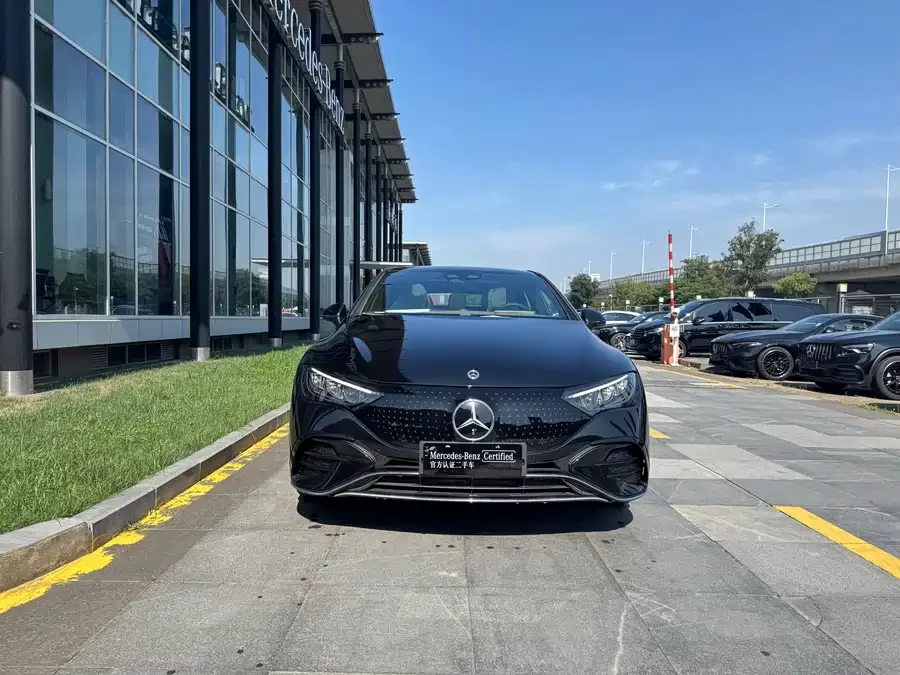 Mercedes Benz EQE