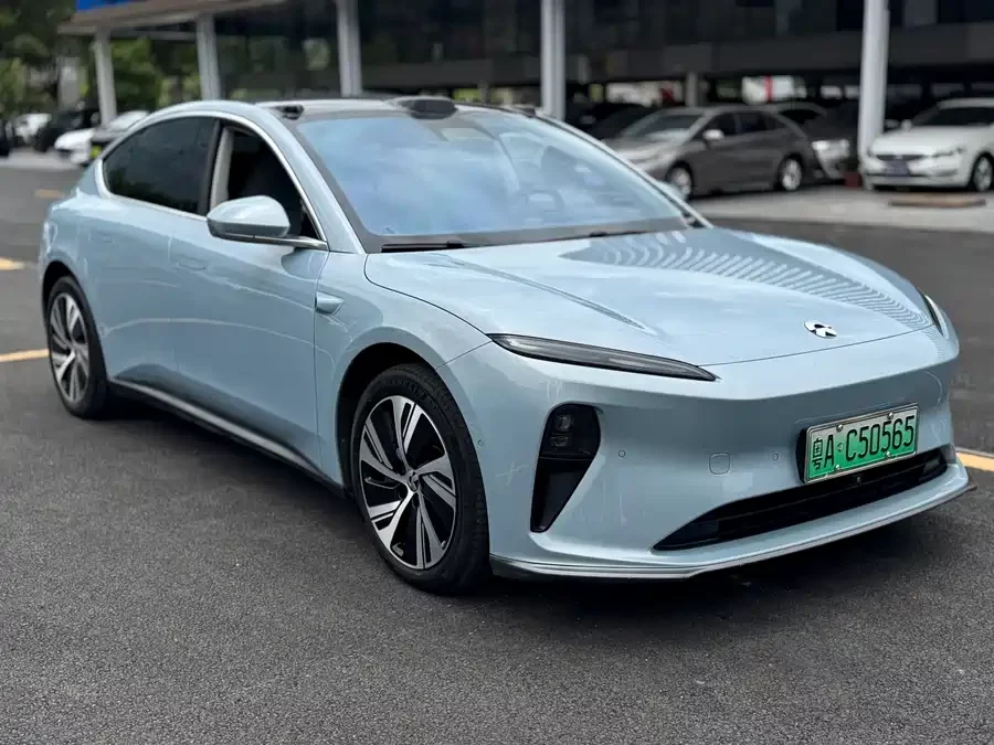 NIO ET5