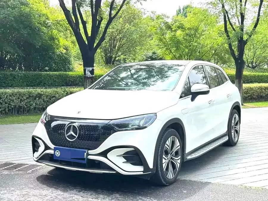 Mercedes Benz EQE SUV