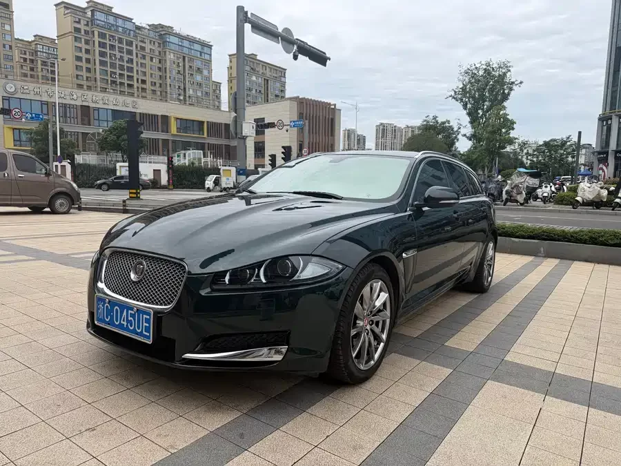 Jaguar XF