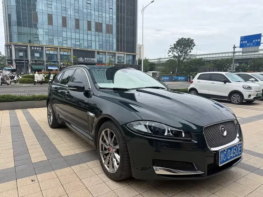 Jaguar XF
