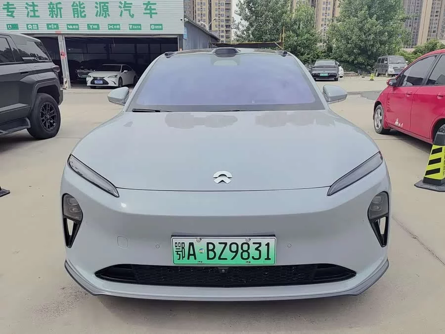NIO ET5