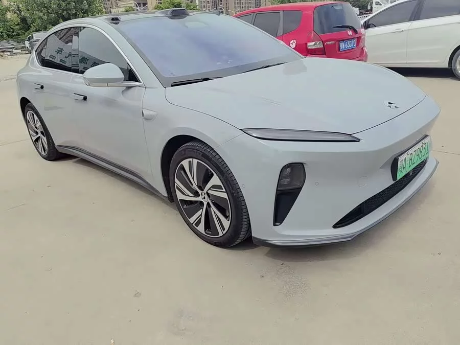 NIO ET5