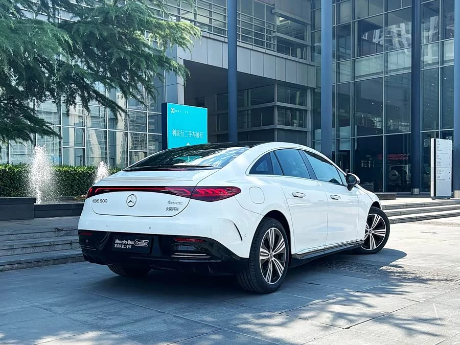 Mercedes Benz EQE