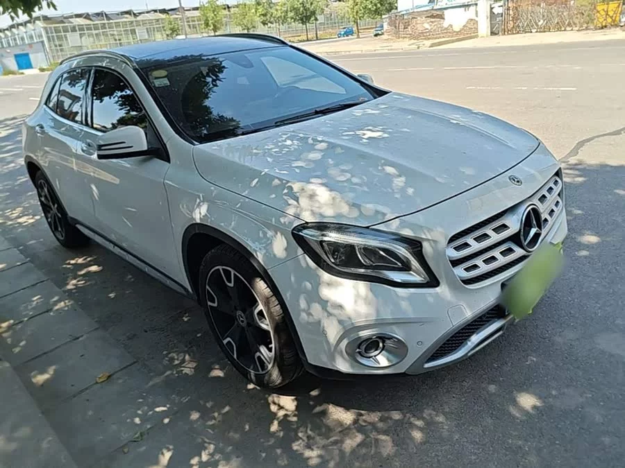 Mercedes Benz GLA